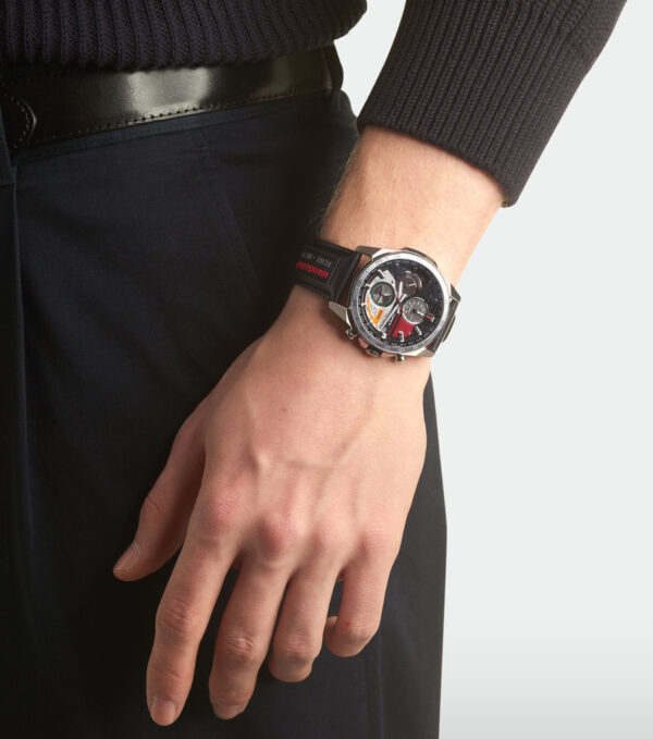 Годинник Casio EDIFICE Classic EQW-A2000HR-1AER - Зображення 7